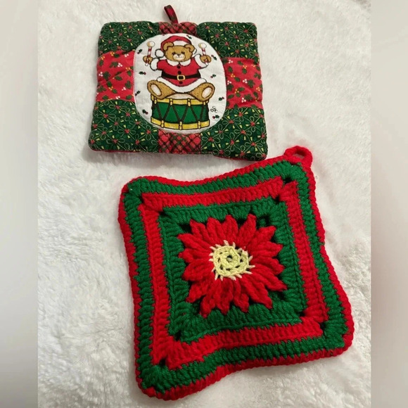 Vintage Christmas Handmade Pot Holders Crocheted Poinsettia & Teddy Bear Drummer - Picture 1 of 9